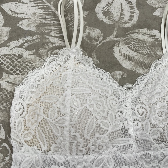 LACE CROP TOP🤍🤍WHITE, S/M - Picture 2 of 5